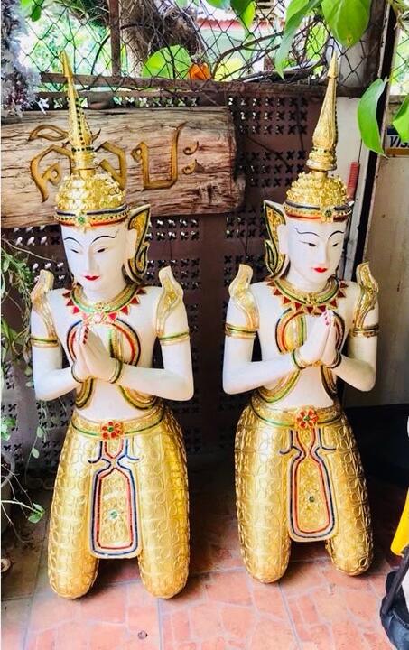 Empfangstheke nach Kannikas Skizze aus Chiang Mai