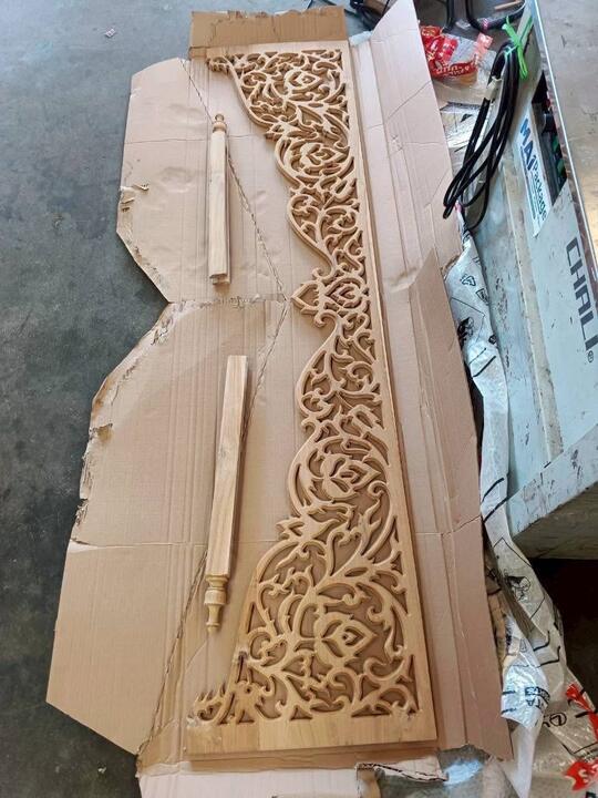 Teak-Ornamente aus der Werkstatt in Phrae